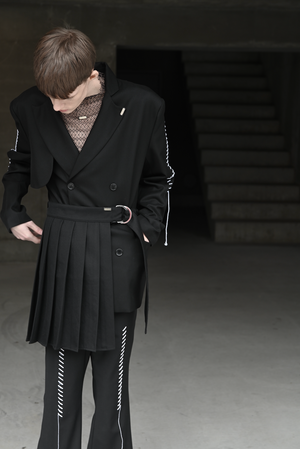 【予約商品】Peaked Lapel Pleats Belt Jacket