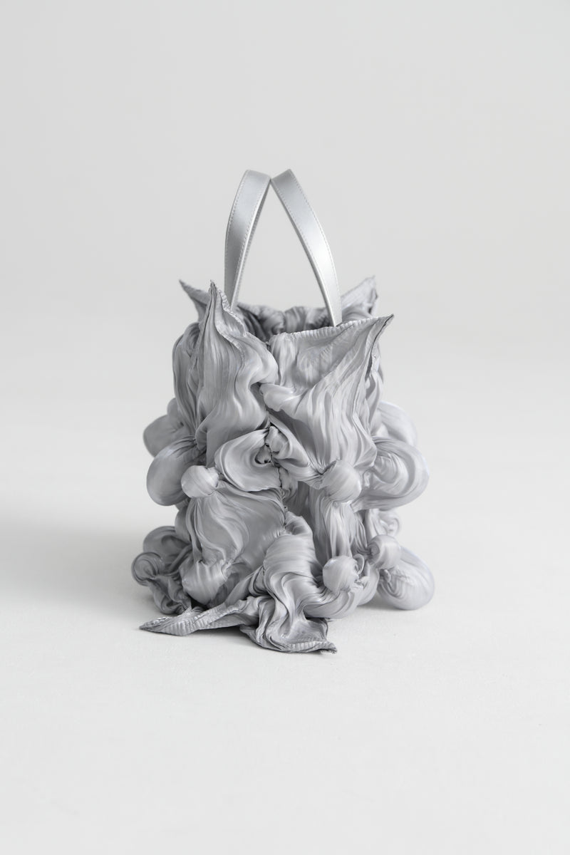 【WEB予約で10%OFFキャンペーン中】Spiky Shibori Liquid Bag / SILVER【11月16日(日)中まで】