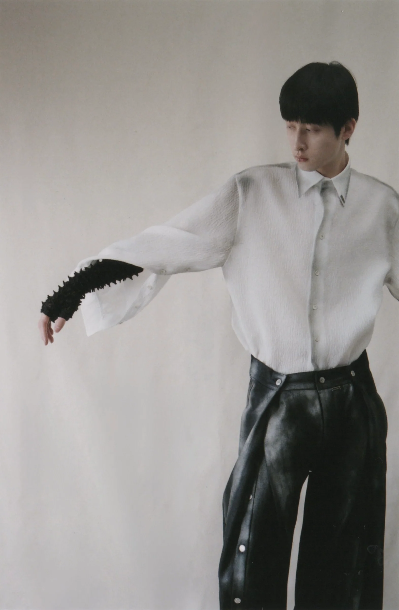 再入荷】Versatile Spiky Shibori Glove – MIKAGE SHIN 再入荷】Versatile Spiky Shibori Glove – MIKAGE SHIN