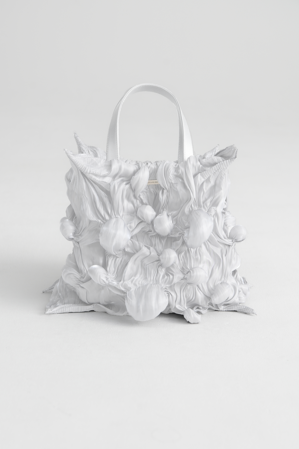 【WEB予約で10%OFFキャンペーン中】Spiky Shibori Liquid Bag / WHITE【11月16日(日)中まで】