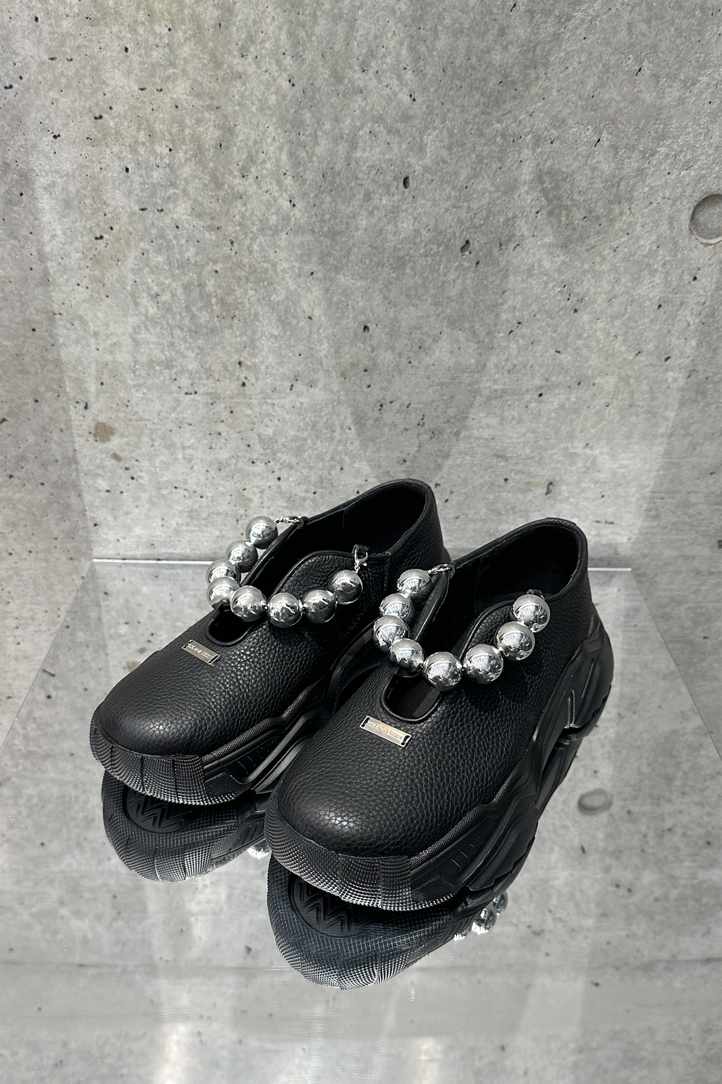 Chain Slit Airy Shoes_Ball