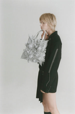【WEB予約で10%OFFキャンペーン中】Spiky Shibori Liquid Bag / SILVER【11月16日(日)中まで】