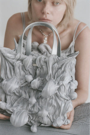 【WEB予約で10%OFFキャンペーン中】Spiky Shibori Liquid Bag / SILVER【11月16日(日)中まで】