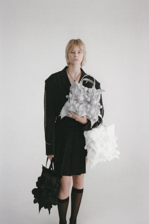 【WEB予約で10%OFFキャンペーン中】Spiky Shibori Liquid Bag / WHITE【11月16日(日)中まで】