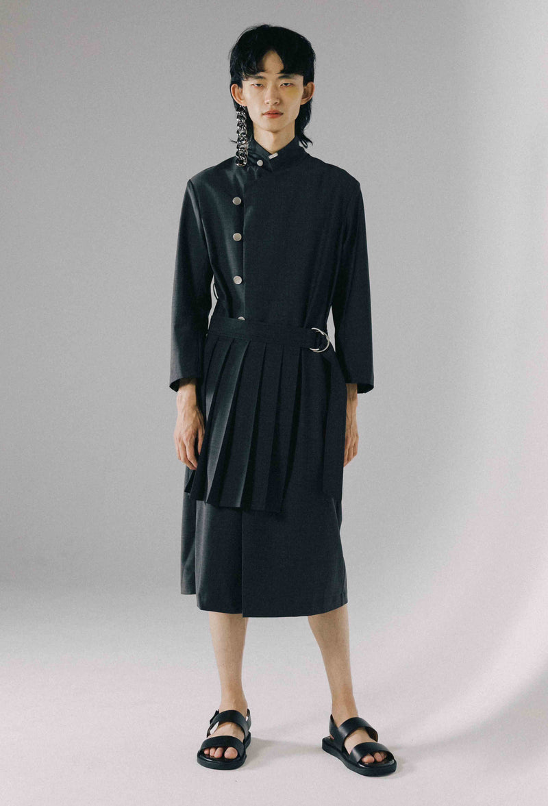 PLEATED STAND COLLAR COAT